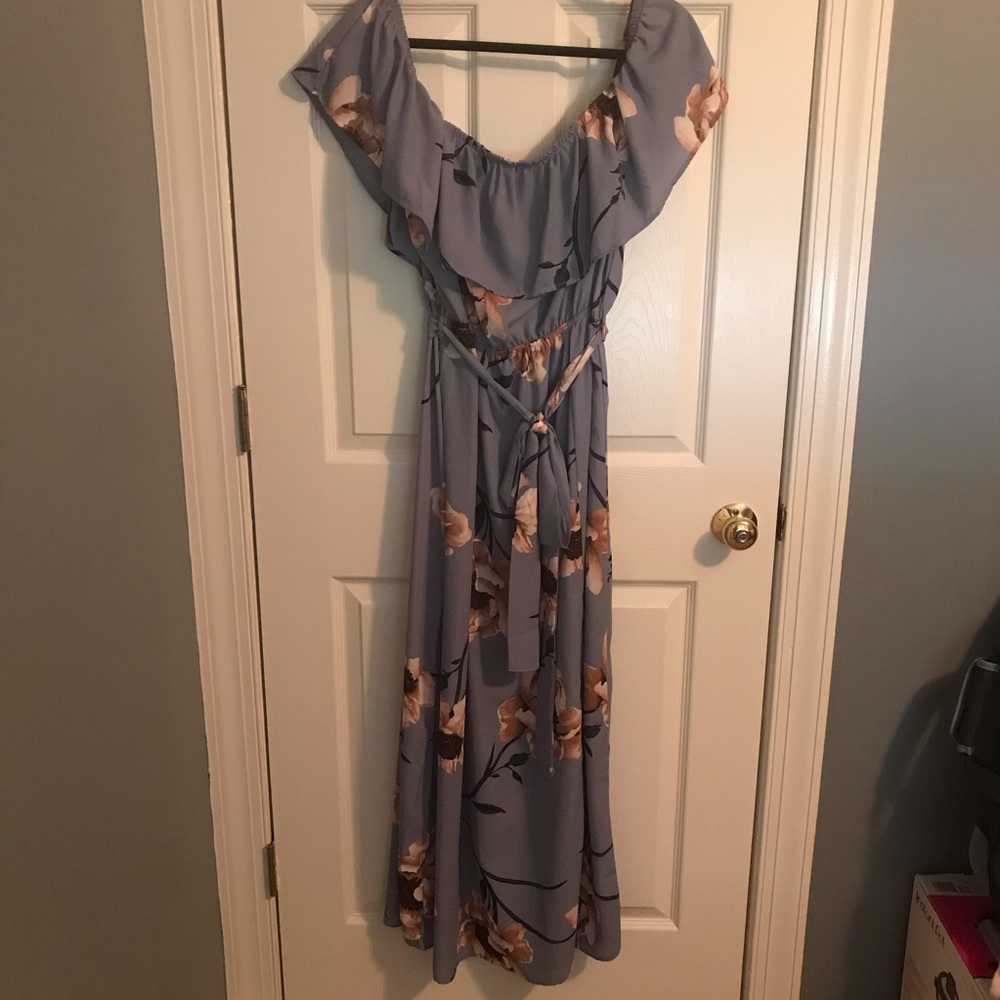 NWOT Off Shoulder Maxi Dress